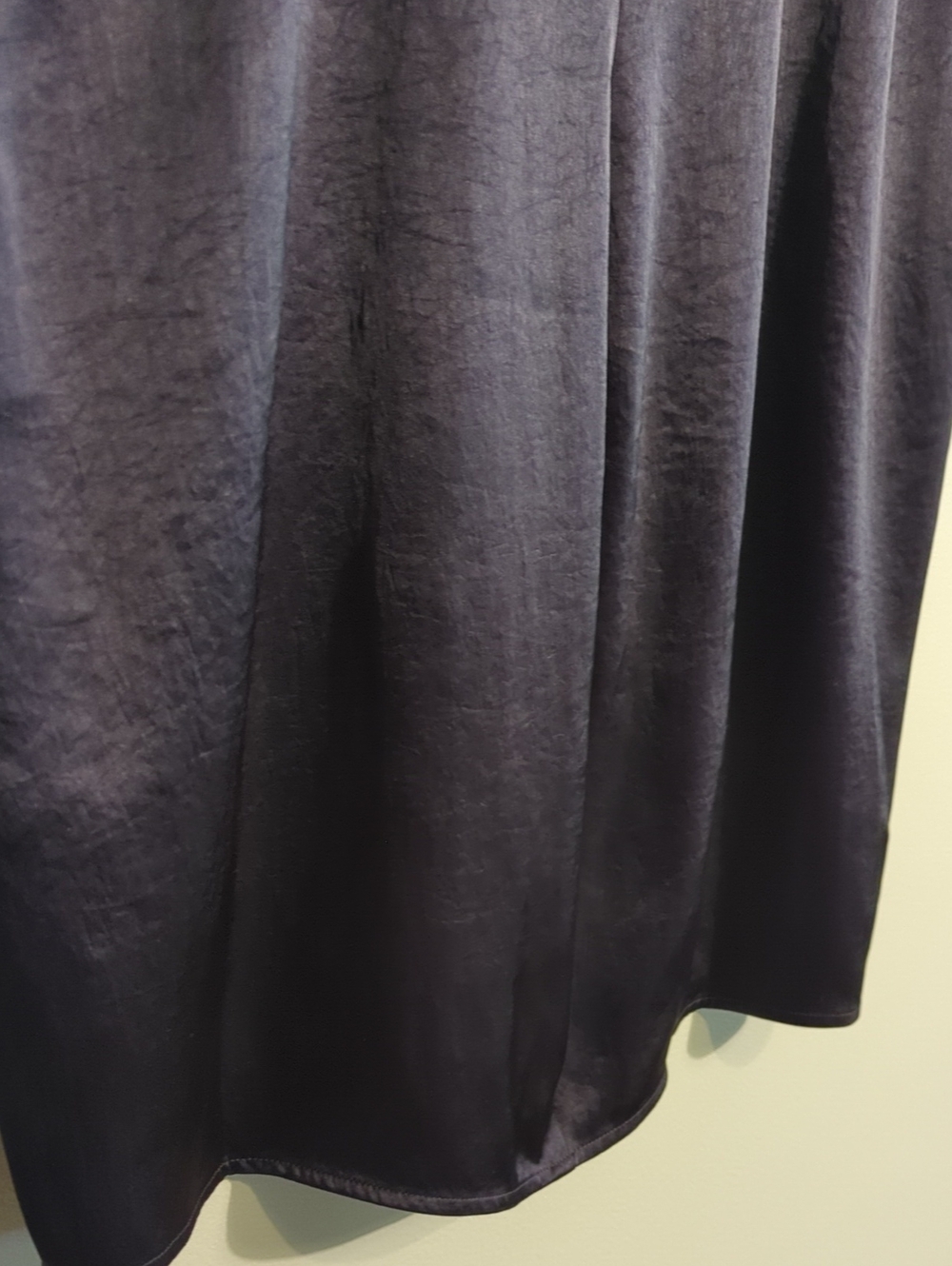 KIT & ACE ecosatin sleeveless tee - size large - Picture 9 of 12